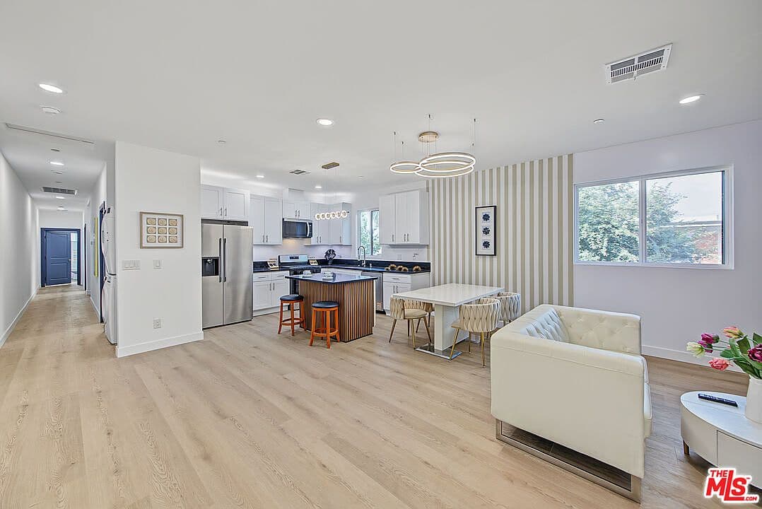 4627 Rosewood Ave, Los Angeles, CA, 90004 - 4