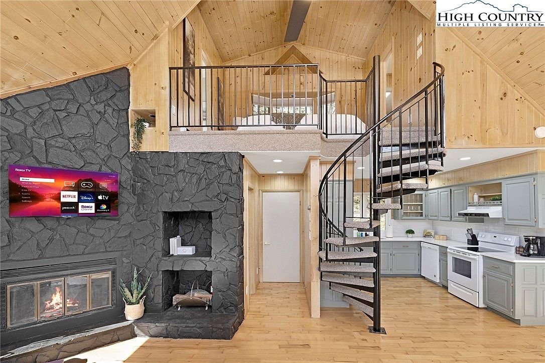 556/558 Thorncliff Drive, Banner Elk, NC, 28604 - 3