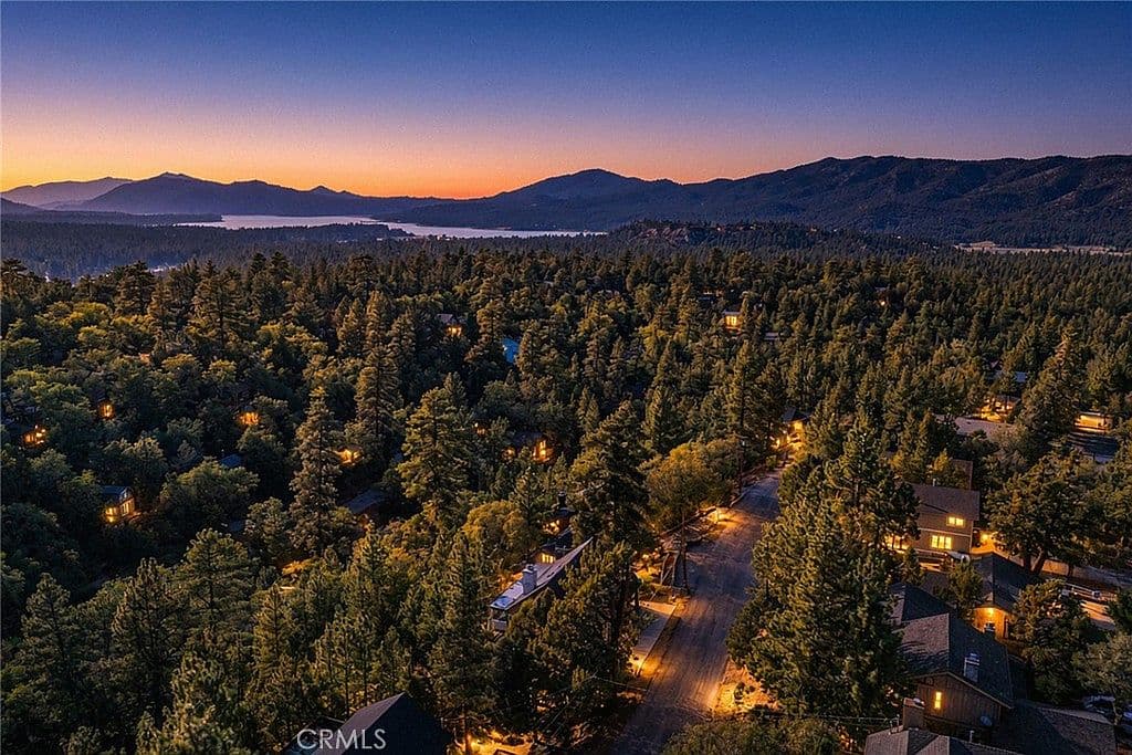 594 Villa Grove Ave, Big Bear City, CA, 92314 - 5