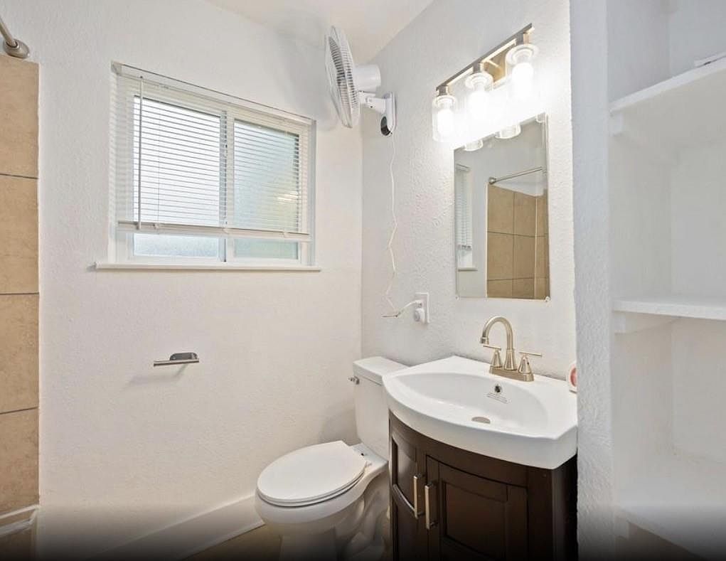 6043 Lyndhurst Dr, Houston, TX, 77033 - 2