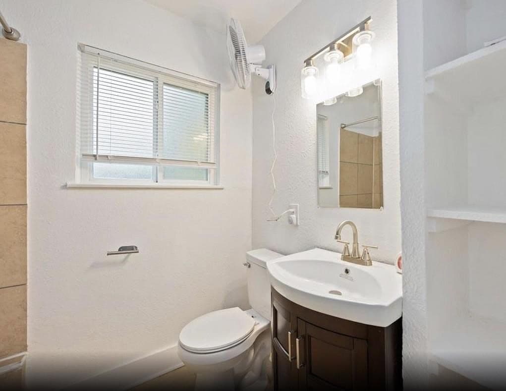 6043 Lyndhurst Dr, Houston, TX, 77033 - 2