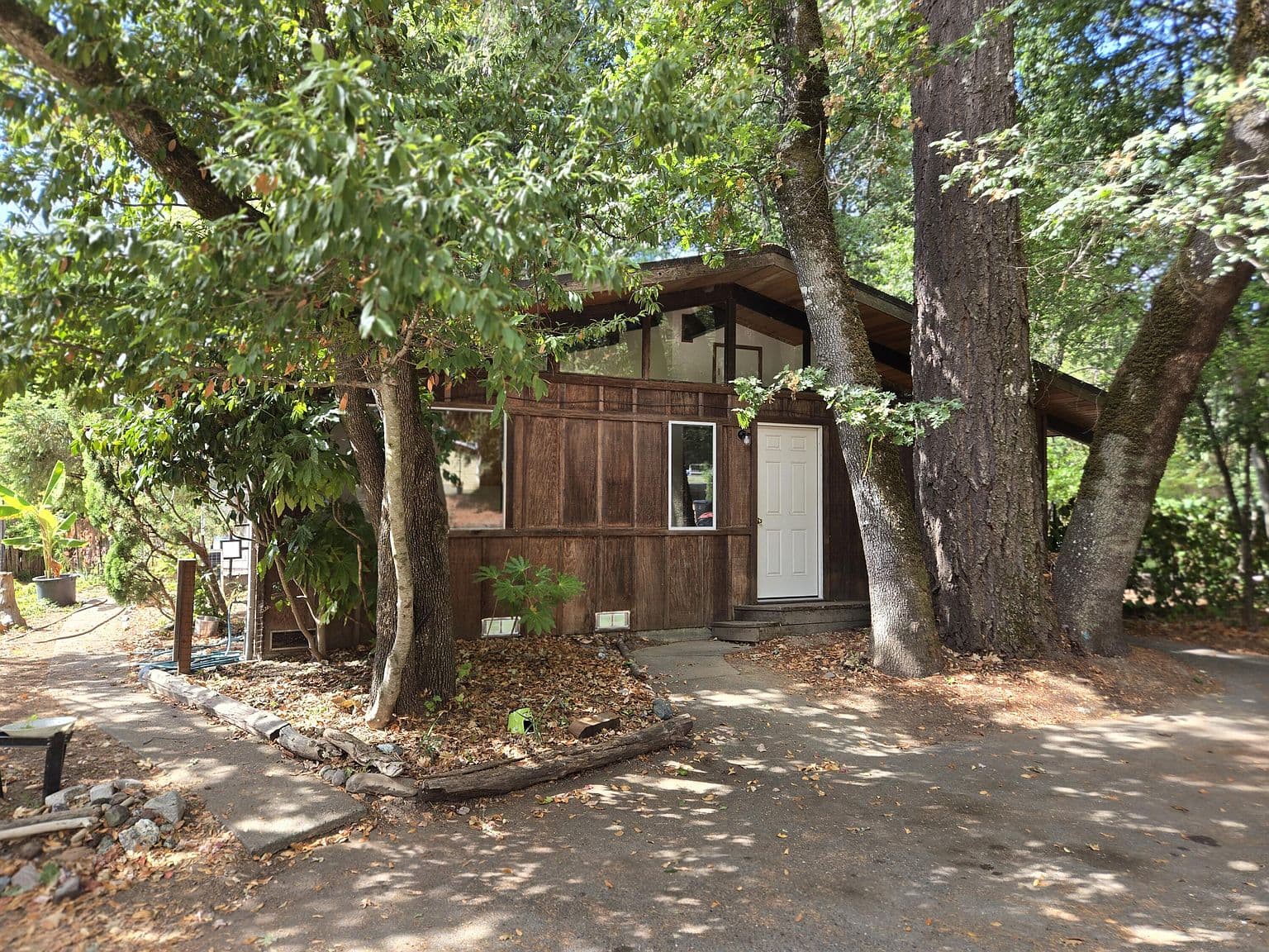 6400 Avenue Of The Giants St, Miranda, CA, 95553 - 2
