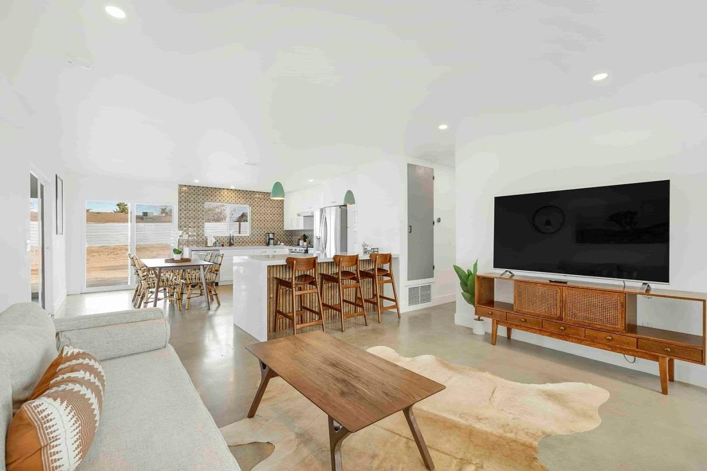 7137 Hanford Ave, Yucca Valley, CA, 92284 - 2