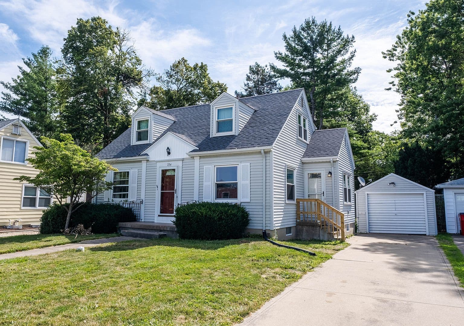 Short-term rental for sale at 724 S New St, Champaign, IL, 61820