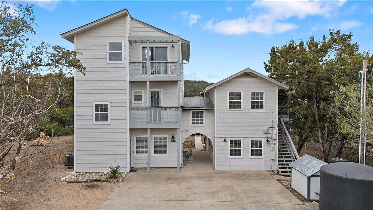7705 Debbie Dr, Leander, TX, 78641 - 2