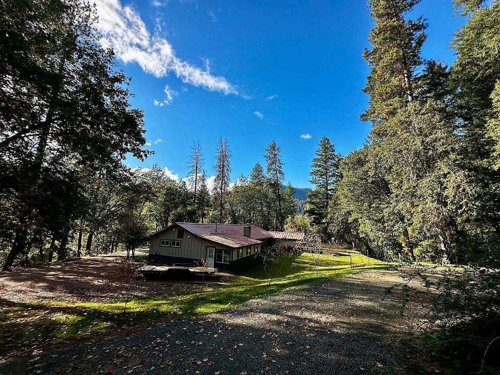 833 & 835 Elk Creek Rd, Happy Camp, CA, 96039 - 3