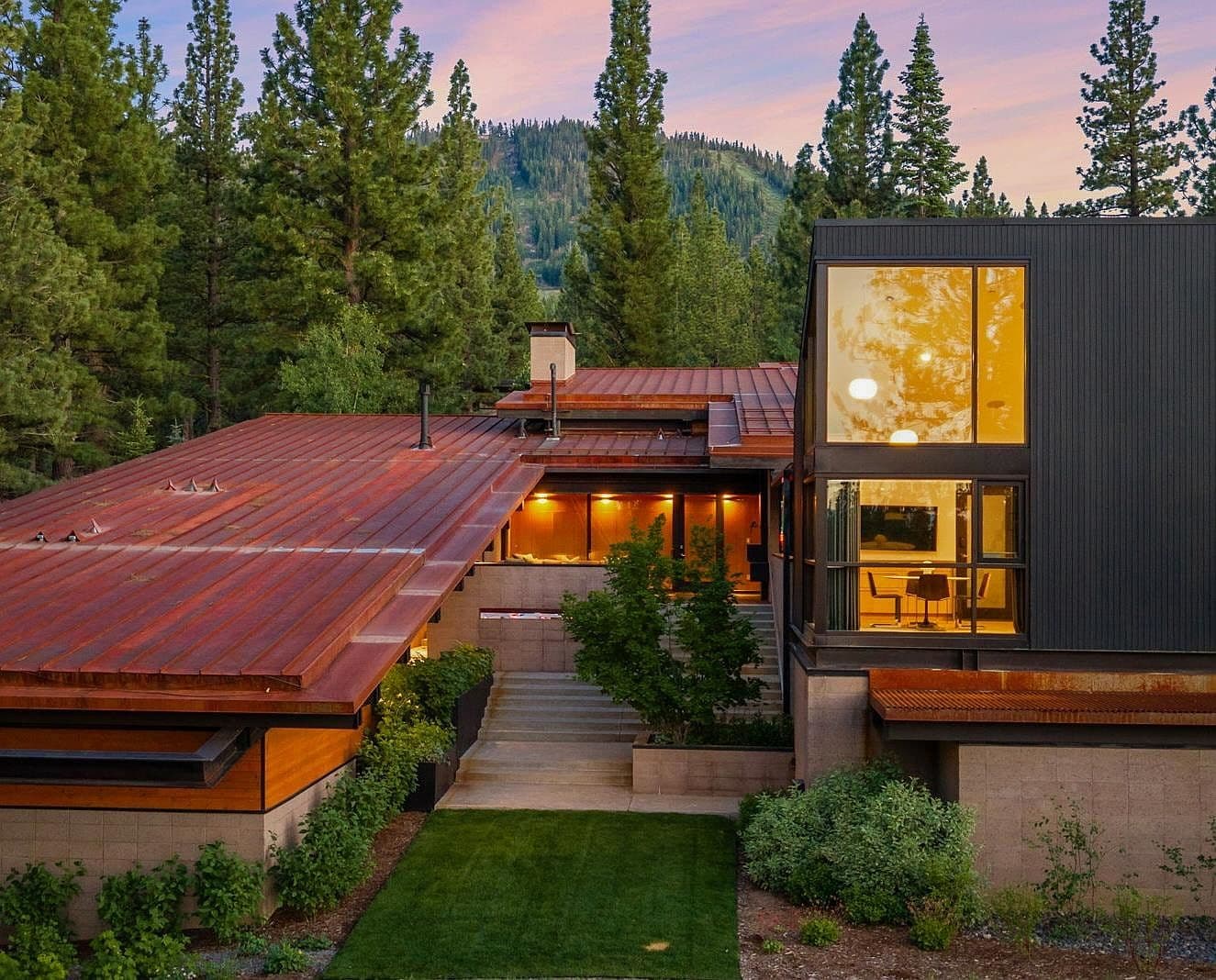 9612 Dunsmuir Way, Truckee, CA, 96161 - 3