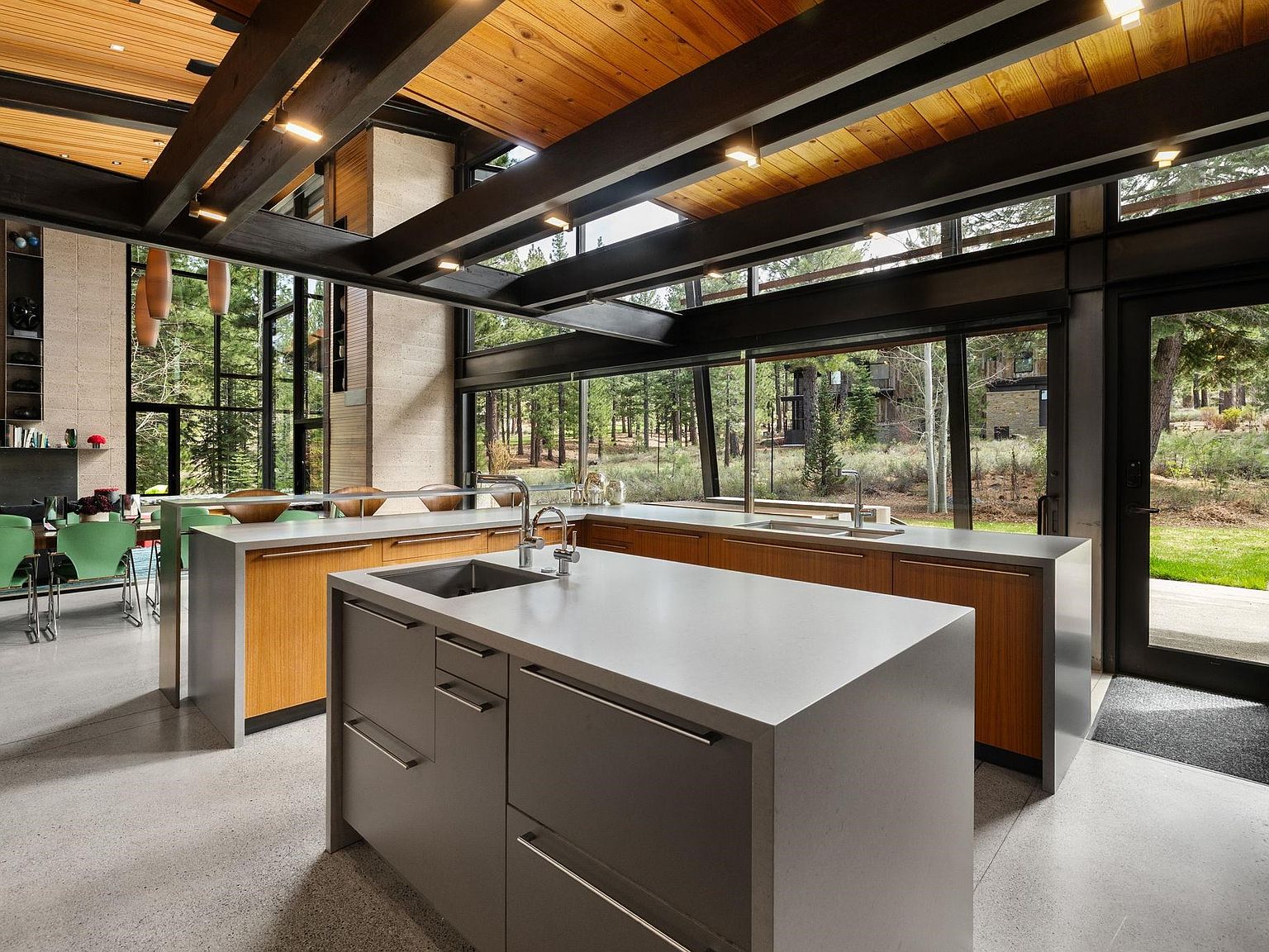 9612 Dunsmuir Way, Truckee, CA, 96161 - 5