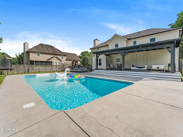 1848 Cedardale Ln, Knoxville, TN 37932 - 4