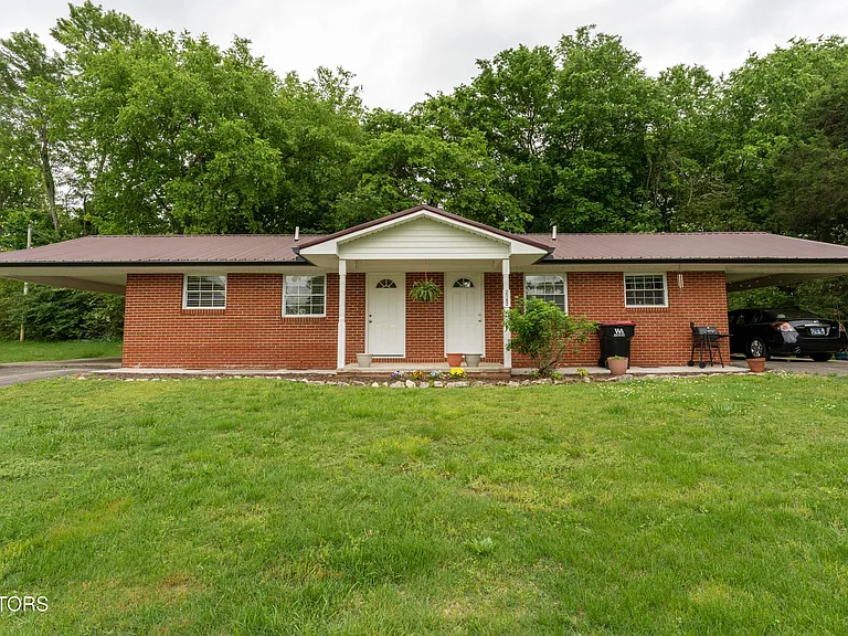 2182 Lakeview Rd, Lenoir City, TN 37772 - Cover Photo