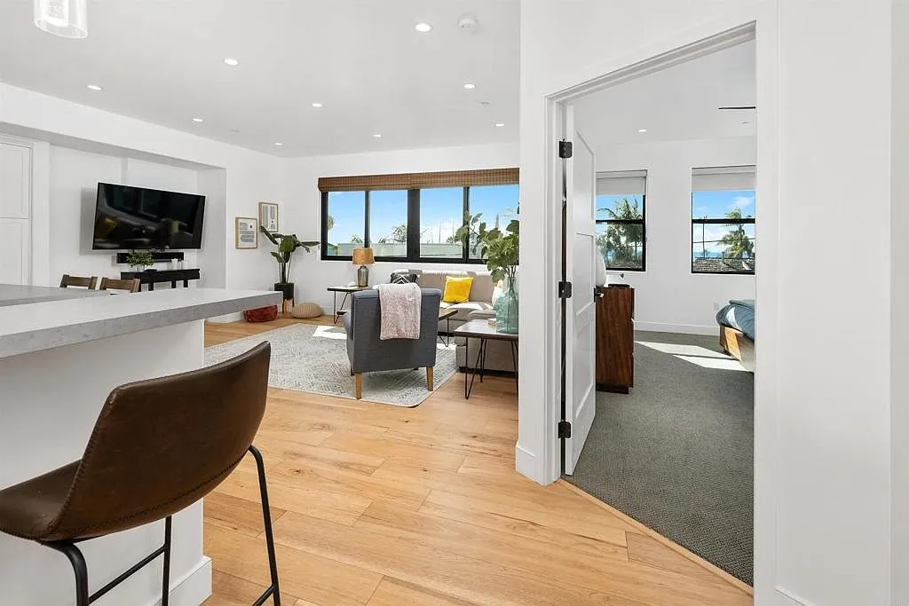 5656 La Jolla Blvd #3, La Jolla, CA 92037 - 5