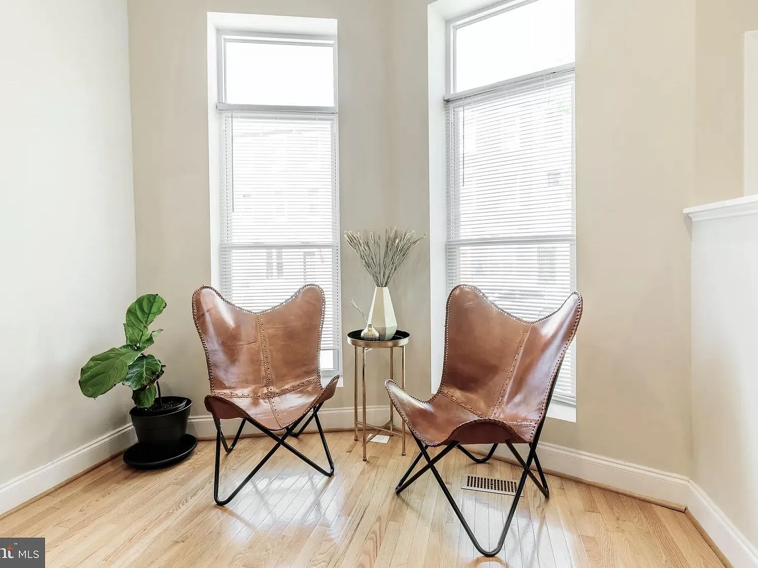 325 E 22nd St, Baltimore, MD 21218 - 2