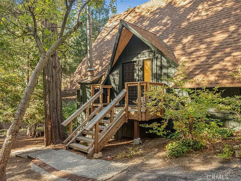385 Birchwood Dr, Lake Arrowhead, CA 92352 - 4