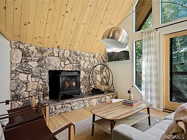 385 Birchwood Dr, Lake Arrowhead, CA 92352 - 3