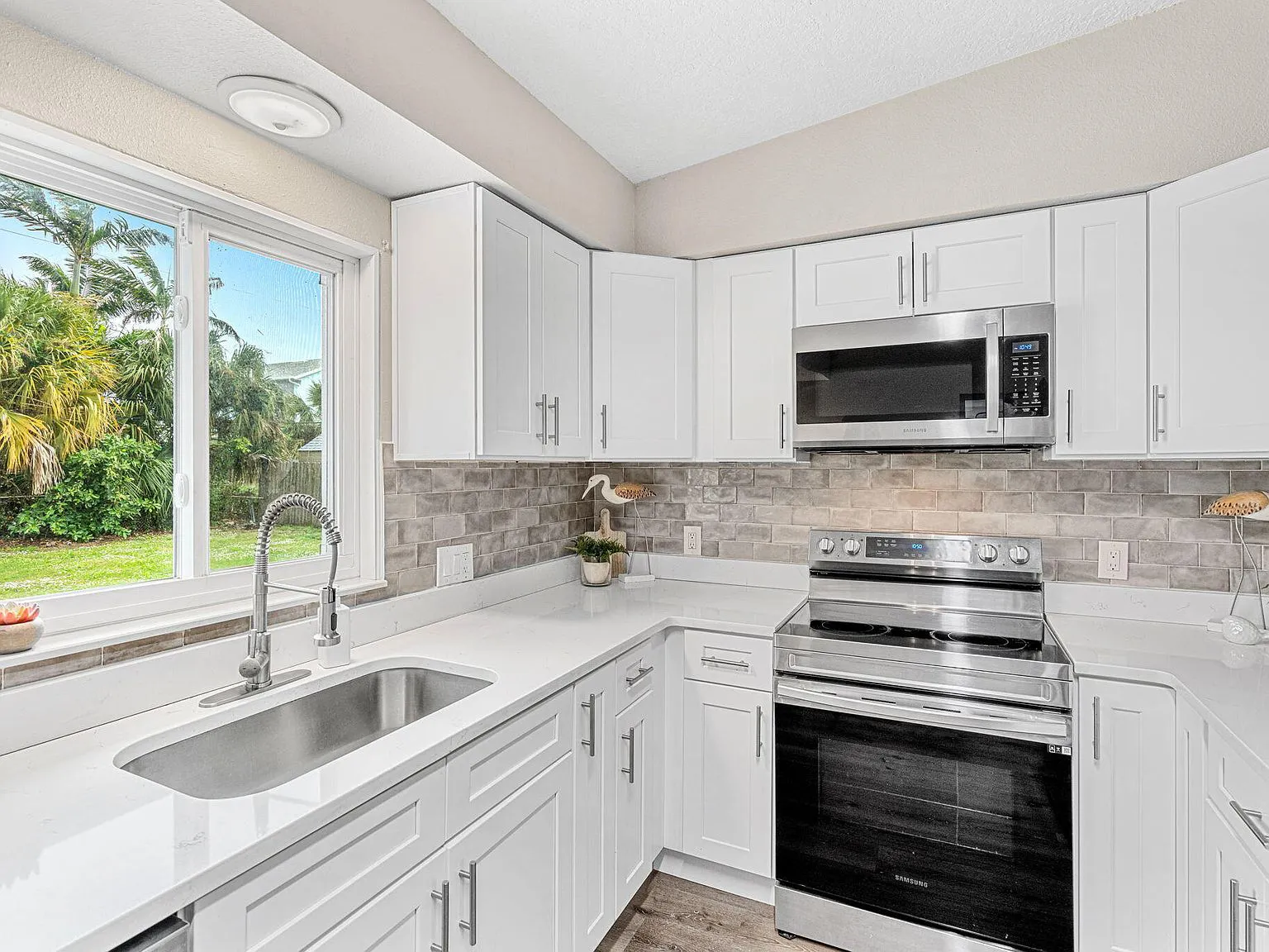 931 S Orlando Avenue, Cocoa Beach, FL 32931 - 3